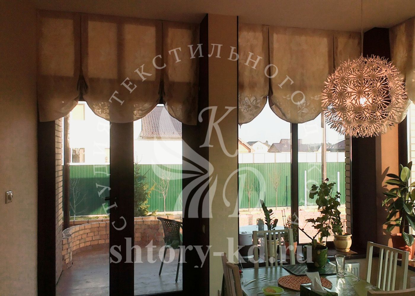 Дизайн и пошив штор на веранду на лестницу на заказ в Москве и Московской области