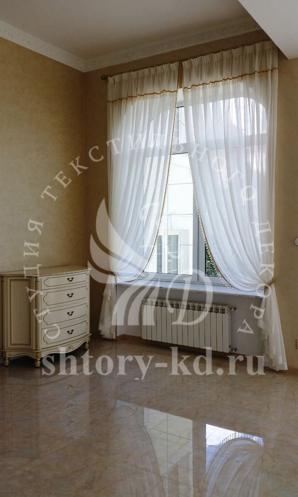 Дизайн и пошив штор в гостиную на заказ в Москве и Московской области